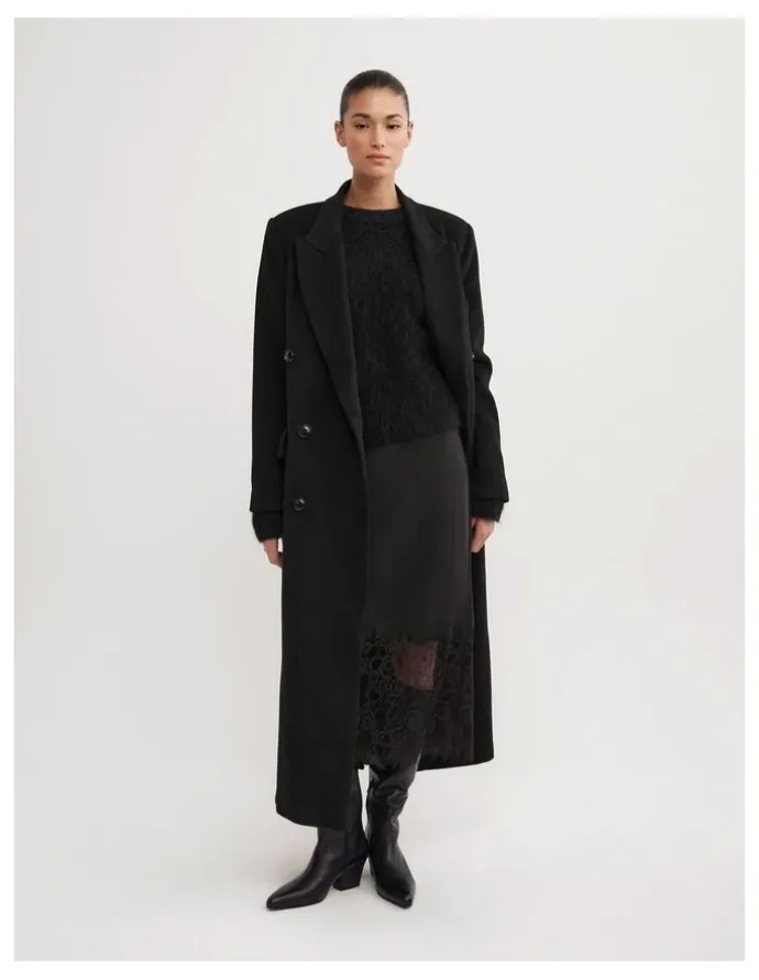 Witchery Fluffy Crew Neck Knit Jumper in Black