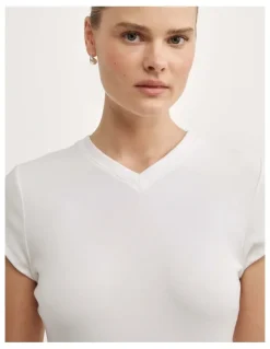 Witchery High V-neck T-shirt in Fresh White