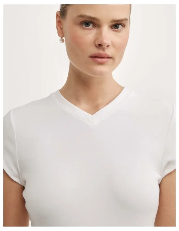 Witchery High V-neck T-shirt in Fresh White