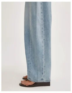 Witchery Barrel Leg Jeans in Vintage Wash Denim