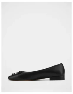 Wittner Armenia Leather Ballet Flat in Black