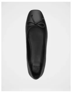 Wittner Armenia Leather Ballet Flat in Black
