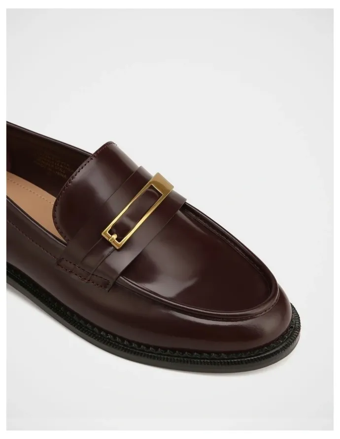 Wittner Bennett Leather Loafer in Plum