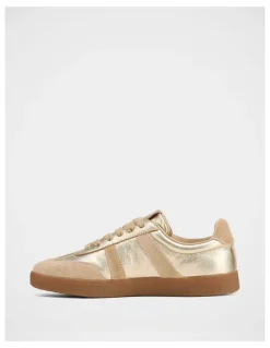 Wittner Boston Metallic Leather Sneaker in Gold