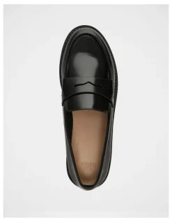 Wittner Brody Leather Loafer in Black