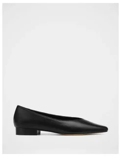 Wittner Calio Leather Ballet Flat in Black