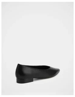 Wittner Calio Leather Ballet Flat in Black