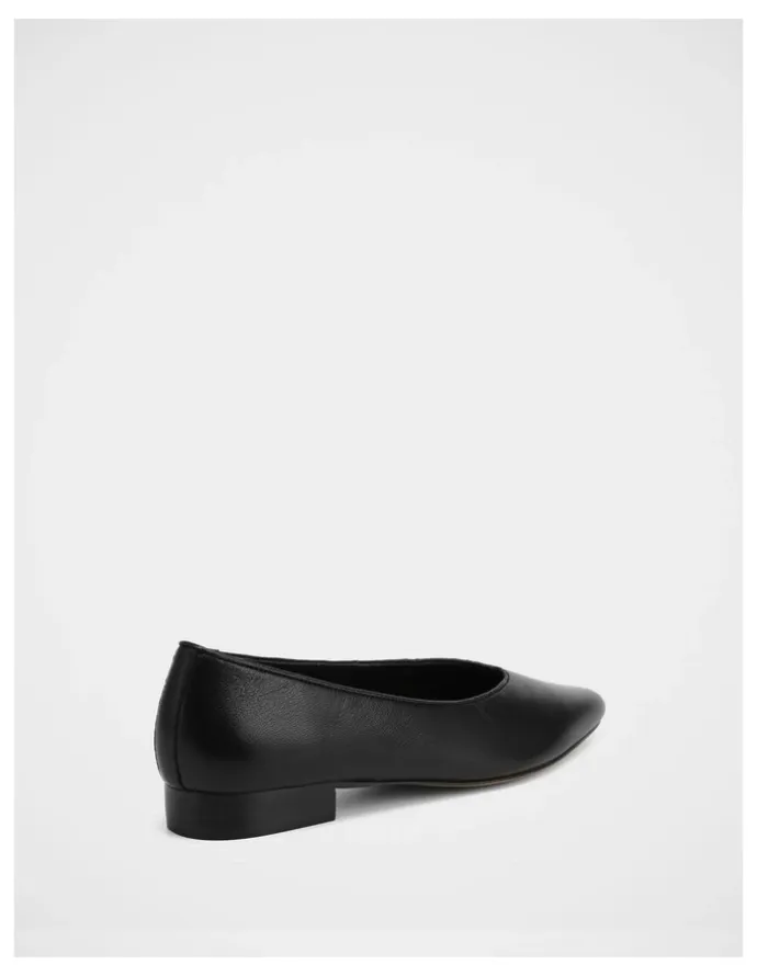 Wittner Calio Leather Ballet Flat in Black