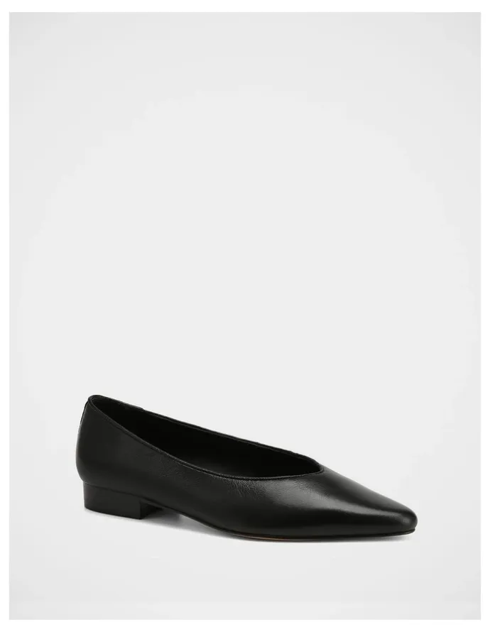 Wittner Calio Leather Ballet Flat in Black