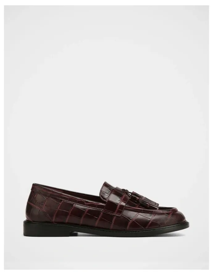 Wittner Evelyn Croc Embossed Leather Loafer in Raisin