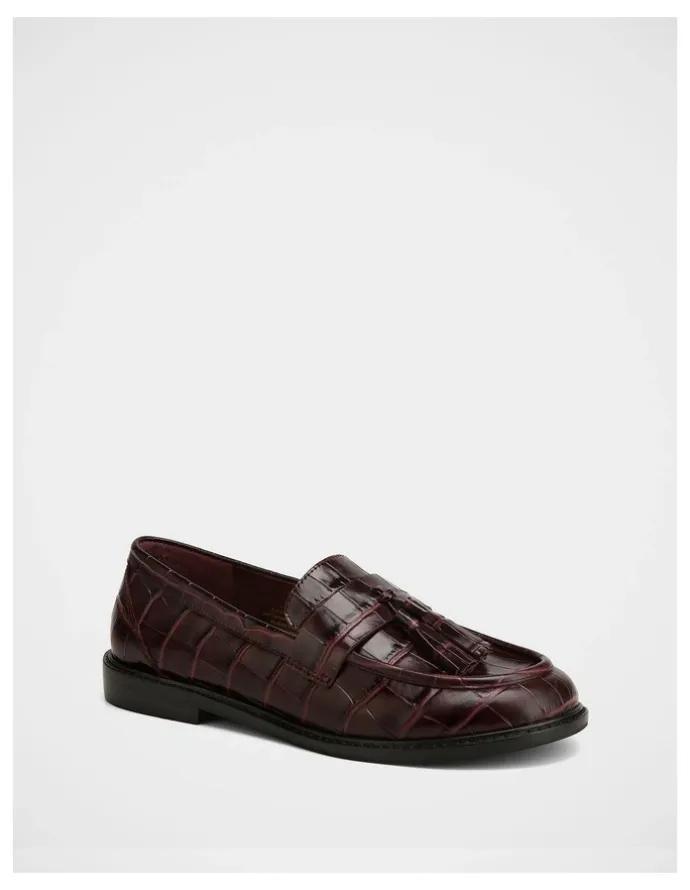 Wittner Evelyn Croc Embossed Leather Loafer in Raisin