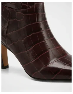 Wittner Louella Croc Embossed Leather Knee High Boot in Raisin