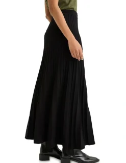 Yarra Trail Cedar Skirt in Black