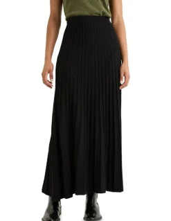 Yarra Trail Cedar Skirt in Black