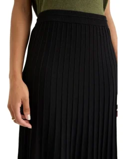 Yarra Trail Cedar Skirt in Black