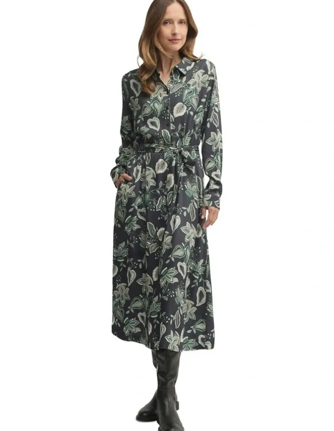 Yarra Trail Kin Dress in Black