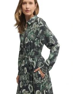 Yarra Trail Kin Dress in Black