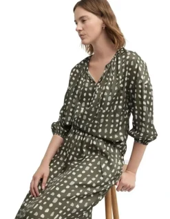 Yarra Trail Yield Skirt in Green