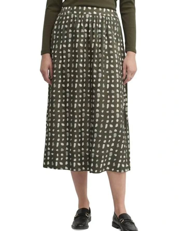 Yarra Trail Yield Skirt in Green